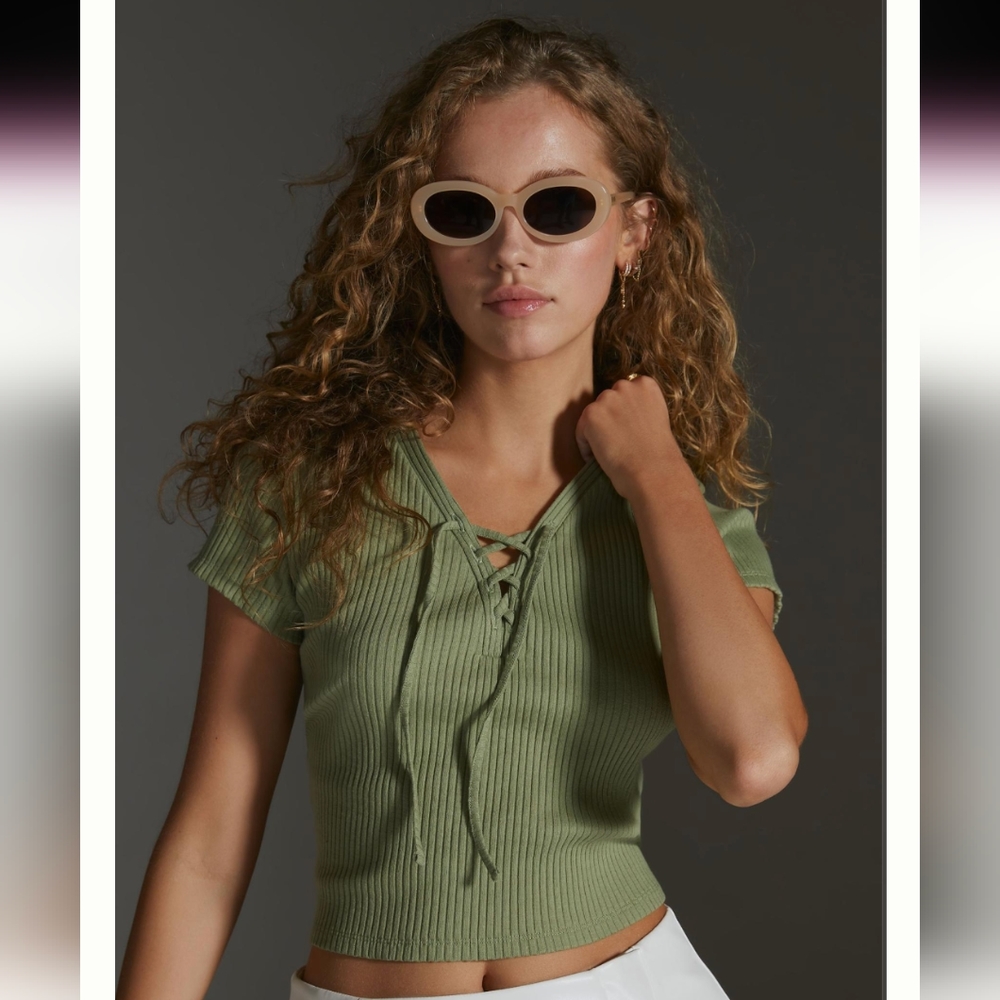 Anthropologie cropped ribbed tee shirt